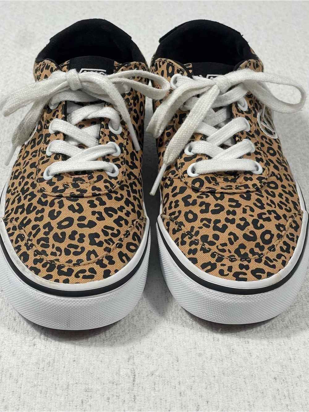 Vans Women's Leopard Print Lace Up Casual Sneakers Size 6, Black /Tan. SKU#0403